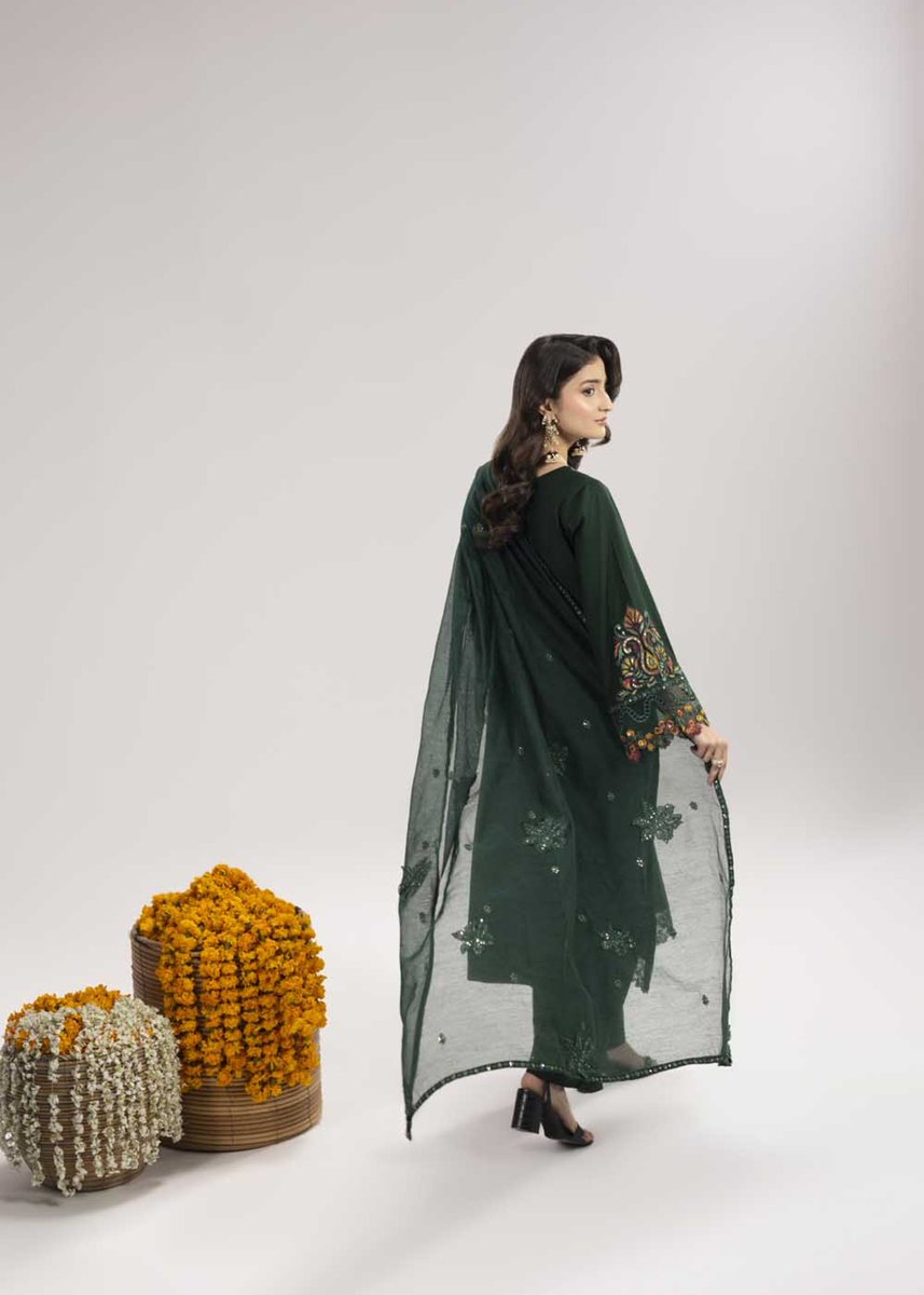 Dream_Fashions's tweet photo. Bottle green elegance for festive evenings ✨

Bottle Green PRET | ZR-2618 — ₨ 7,300
Shop now at https://t.co/TNzUyTEdfU

#DreamFashions #PakistaniSuits #FormalSuits #PretWear #EmbroideredSuits #PartyWear #WeddingGuestOutfit #LuxuryPret #WomenFashionPakistan #KarachiFashion #OnlineShoppingPakistan #BottleGreeBottle green elegance for festive evenings ✨

Bottle Green PRET | ZR-2618 — ₨ 7,300
Shop now at https://t.co/TNzUyTEdfU

#DreamFashions #PakistaniSuits #FormalSuits #PretWear #EmbroideredSuits #PartyWear #WeddingGuestOutfit #LuxuryPret #WomenFashionPakistan #KarachiFashion #OnlineShoppingPakistan #BottleGreen