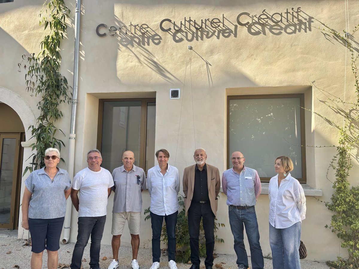 kmesquida's tweet photo. Dernière étape de la visite territoriale dans le canton de Pézenas à Valros, avec Vincent Gaudy, Vice-président, et Julie Garcin Saudo, Conseillère départementale. Le maire, Michel Loup, et son équipe municipale, nous ont parlé des différents projets de la commune. https://t.co/vDHhj1IiaH