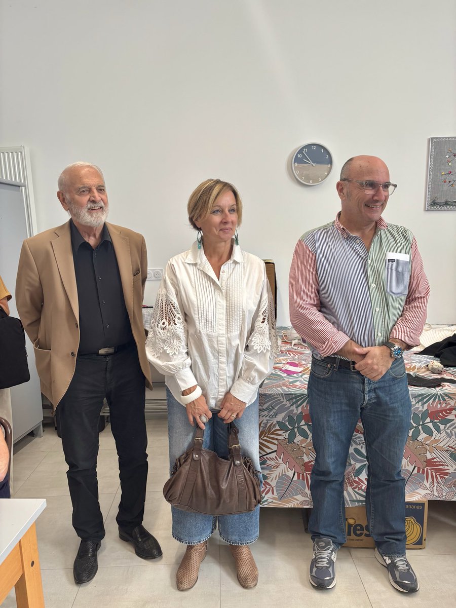 kmesquida's tweet photo. Dernière étape de la visite territoriale dans le canton de Pézenas à Valros, avec Vincent Gaudy, Vice-président, et Julie Garcin Saudo, Conseillère départementale. Le maire, Michel Loup, et son équipe municipale, nous ont parlé des différents projets de la commune. https://t.co/vDHhj1IiaH