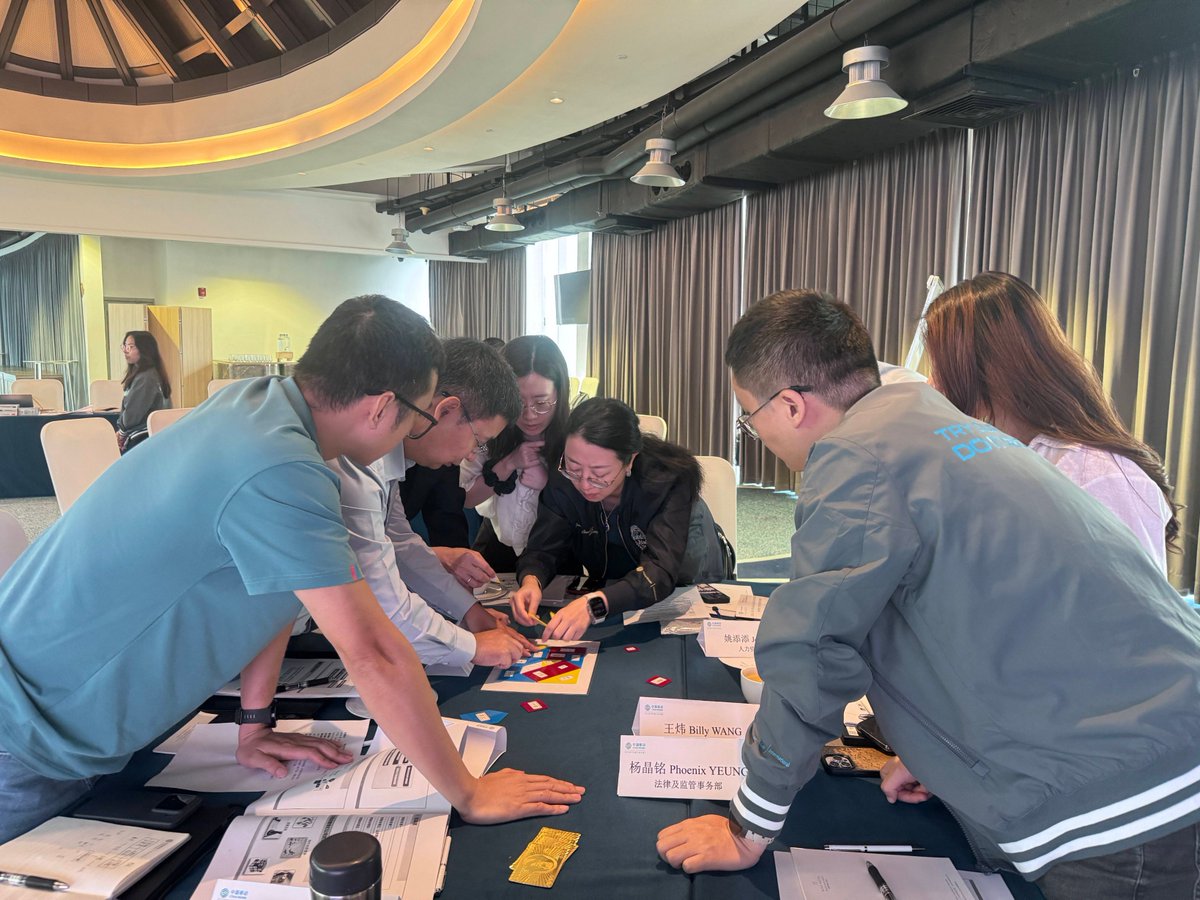 VergieHolo9i's tweet photo. Just wrapped up a great workshop on data visualization fundamentals! Learned how to turn raw numbers into actionable insights, connected with awesome peers—totally worth the time. https://t.co/y4v48ayG4s