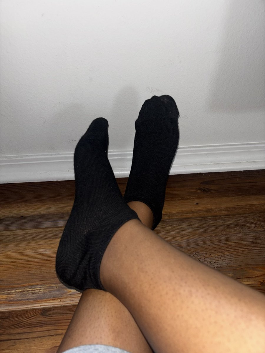 Pretty_IP21's tweet photo. Good morning
Hope your day is as cozy as these socked soles 😌💕
#socks #soles #feetfetısh https://t.co/jpuzTtHXKc