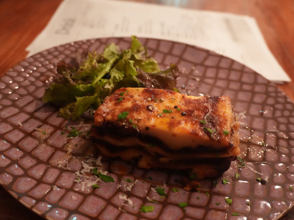 shisai_____'s tweet photo. 行ってきました。
この形式の公演だからこそ響くものがありましたね。
料理もとても美味しかったです。
終演後も皆さん優しくて、隅っこでキョドり散らかしてて申し訳ない、ありがとうございました。
#おいしいイマーシブ https://t.co/cwe52ILqPd