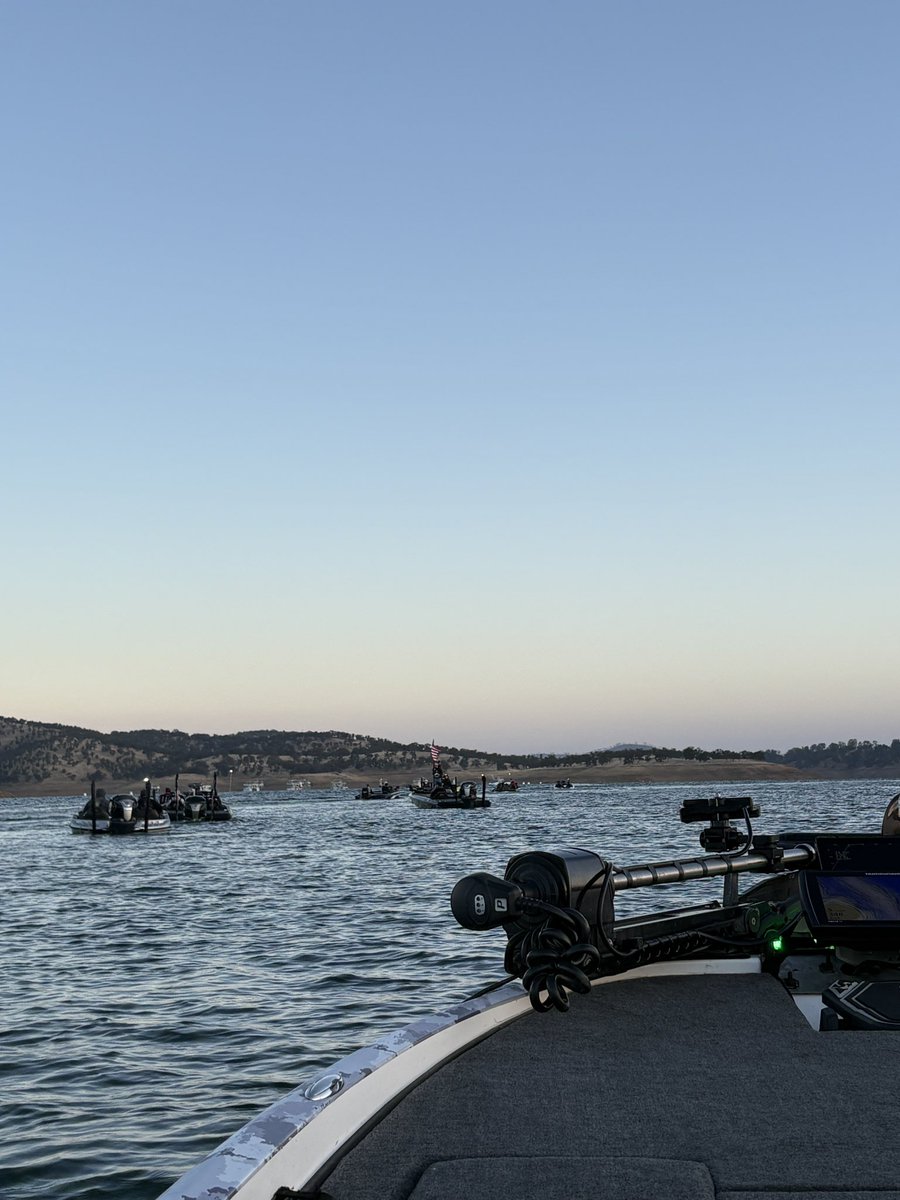 TradingNPoker's tweet photo. #nochartsfriday
Tourney Day! BAM at Pedro!
Sitting in 7th for AOY co angler
#letsgoo https://t.co/RGA80UwgTZ