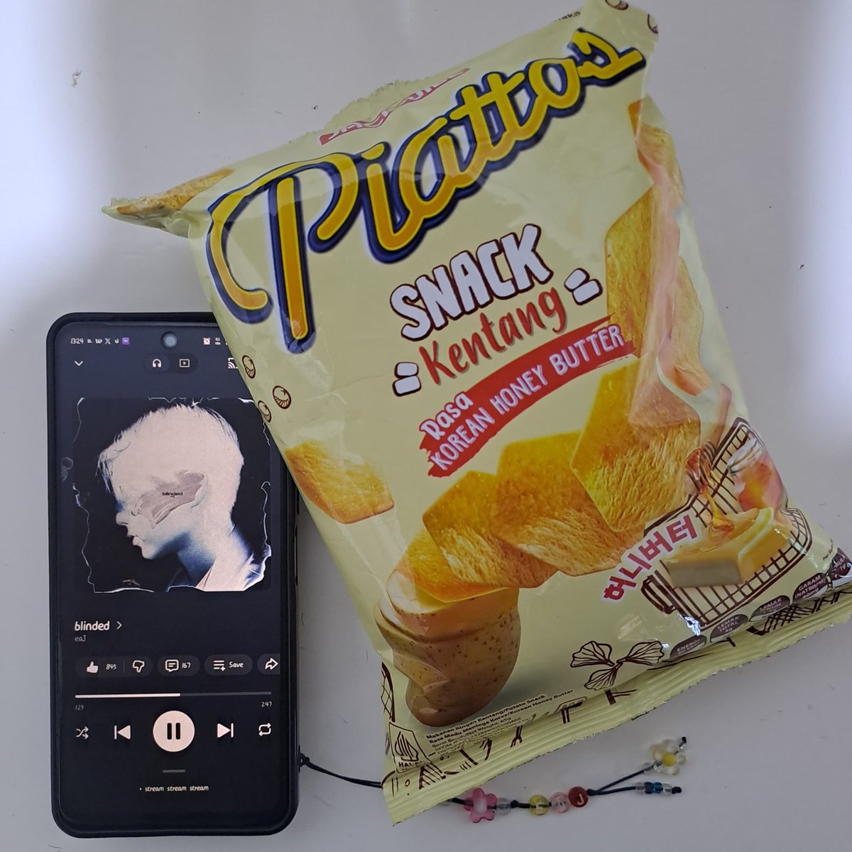 mllifluousJ's tweet photo. Blinded snack party🍿
Selamat mendengarkan lagu barunya uncle @eaJPark 🥰🥰
#MyColorForBlinded #eaJBlinded https://t.co/KScXl9Svn3