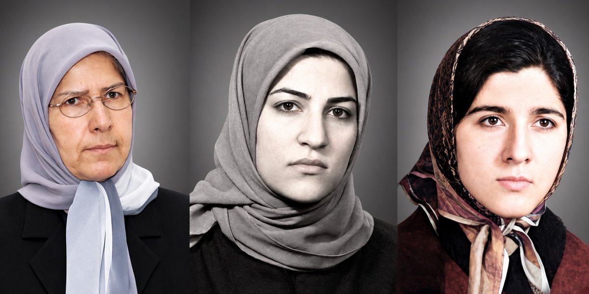 bianchi_darius's tweet photo. Tre donne. Mesi di benda.  
Poi la luce.  
Nei diari di Azam Haj-Heydari la resistenza non è uno slogan: è il momento in cui il regime toglie la benda e scopre che non ha vinto. 
#Iran  
🧵1 https://t.co/bHgyhN15sK