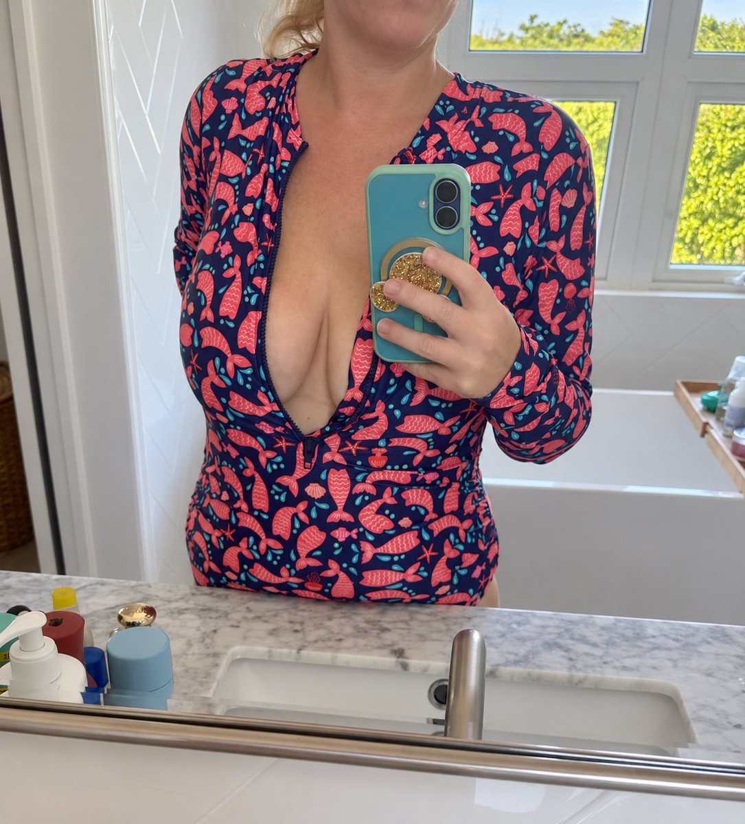 clarkees262986's tweet photo. Headed to the pool 😘 #bigboobs #hotwife #slut https://t.co/McKmuQbGLs