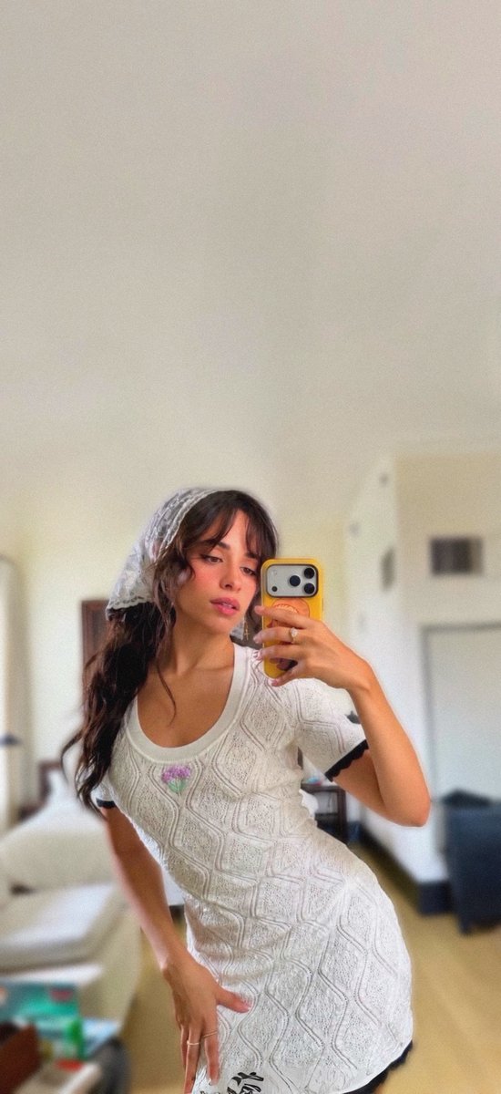 unlockscreen's tweet photo. — Camila Cabello | wallpapers 🦢

like &amp; rt if you use it!! /math https://t.co/jpLvvwLXxA