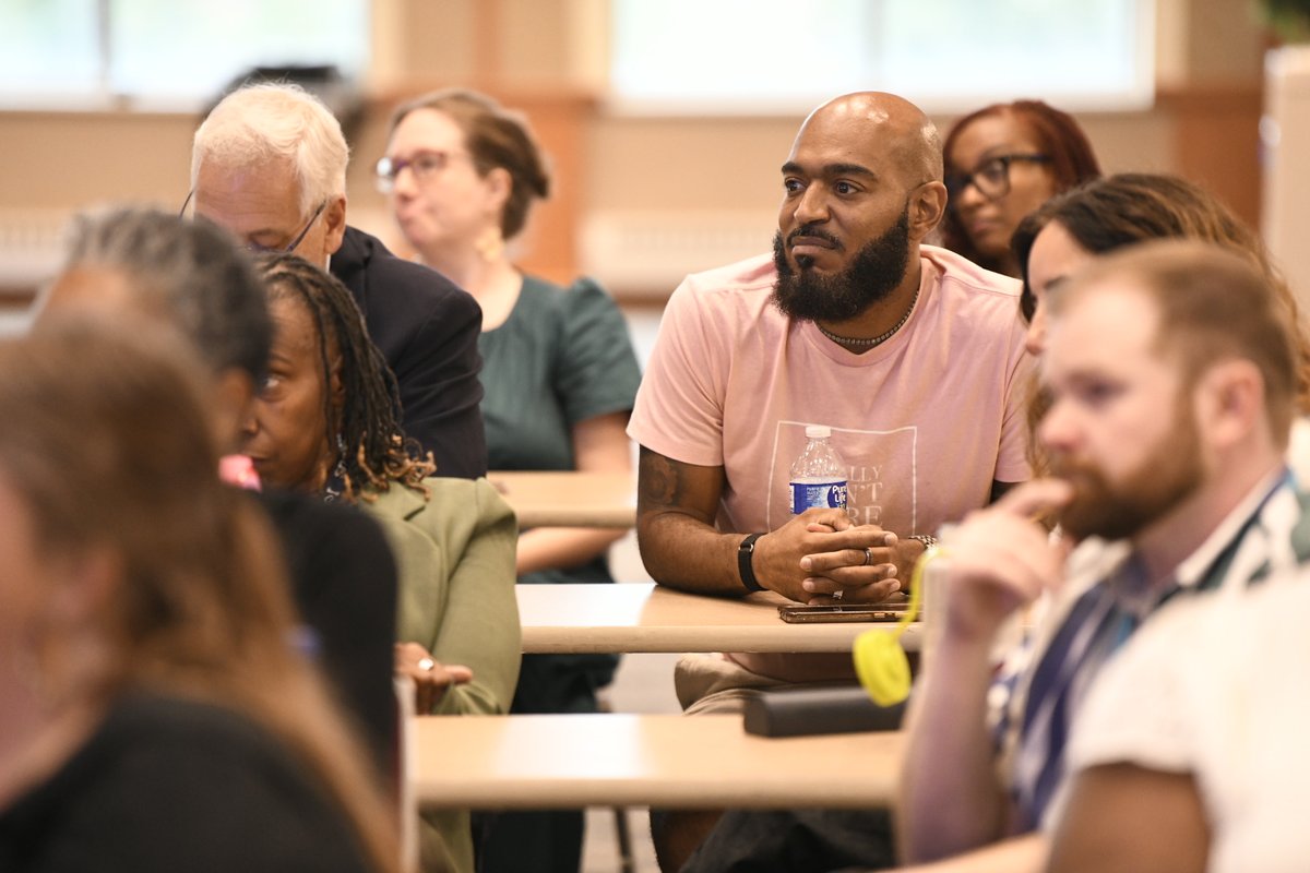 mdsocialwork's tweet photo. #UMSSW #UMSOM were honored to screen the award-winning Gert’s Boys and join a powerful community conversation on HIV’s ongoing impact. Thank you to our panelists, partners, and attendees for making space for reflection, remembrance, and advocacy.
@aids_memorial@UMmedschool https://t.co/bph1AhpDHp