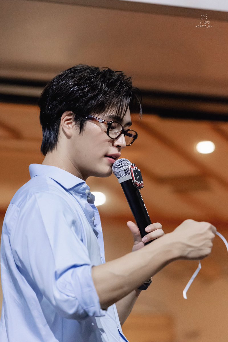 chybspt's tweet photo. ไลน์อัพ 2027 มาบอกลาชุดนักเรียนแล้วไปวัยทำงานวัยมหาลัยเถอะกลาสซี่ 😭🙏🏻 หล่อสะใจจริงๆโว้ย อยากลุคนี้เห็นลงจอซีรีส์บ้าง ดิ้นๆๆๆๆ https://t.co/kqffc8S1uA