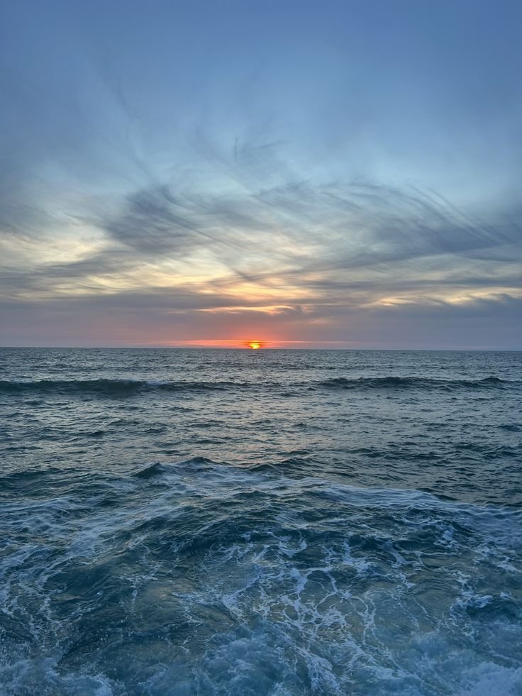 purelivn's tweet photo. sunset by the sea https://t.co/4AqadpcZxt