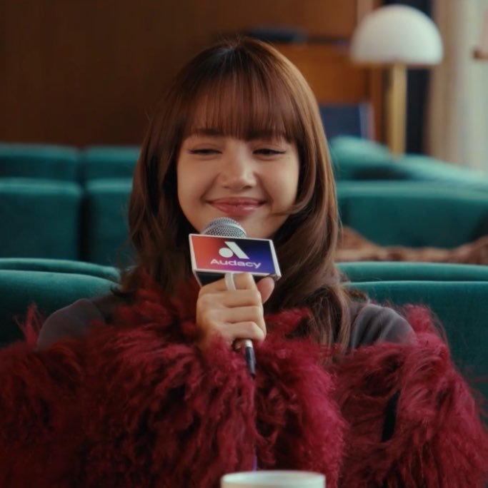 lalisalovemme's tweet photo. yes, i am aware that she is 29yo and older than me but no - that won't stop me from babying her because look at this cutie patootie 😫🥺🫶🏻 https://t.co/aUSKpnt7wW