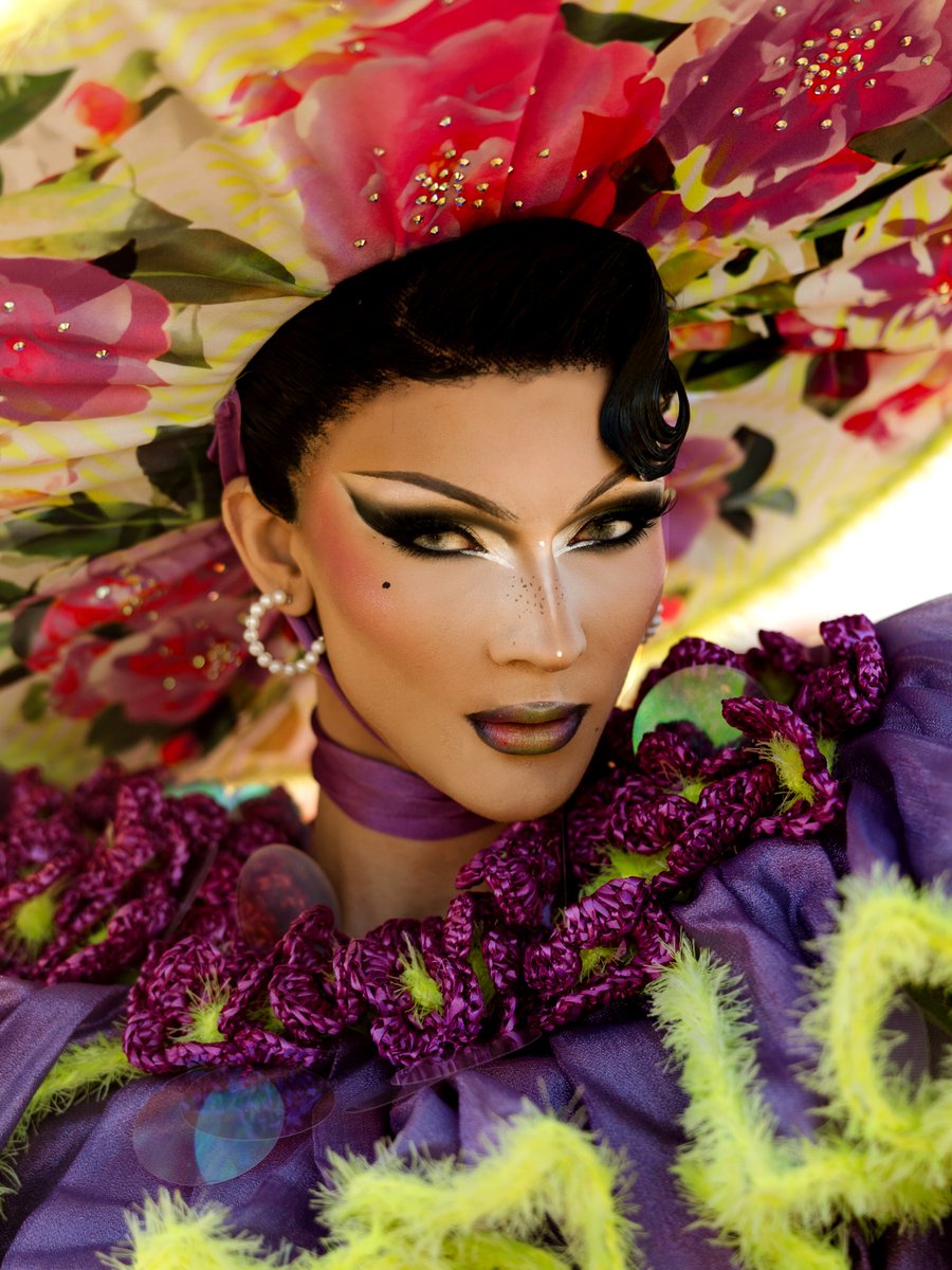 DragBasee's tweet photo. Naya Thorn looks dazzling in her 'Kitsch, please' runway for RuPaul's Drag Race UK season 8.

📷esmewhitesidephotography https://t.co/w9yWzITS3a