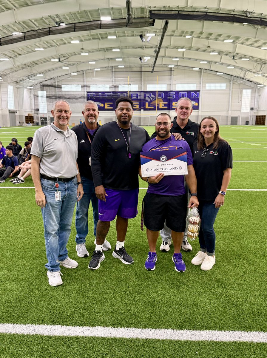 MarleyMercker's tweet photo. The BEST way to start the day is watching the GREATEST future head coach win this award! @coachACopeland is truly one of a kind and he is beyond deserving of this award! We love and appreciate you Coach!
๐๐ฆ
๐๐ฆ
๐
@RISDAthDept @RichardsonHS1 @Coach_KHolloway @RichardsonISD https://t.co/O1ai8MCd6j
