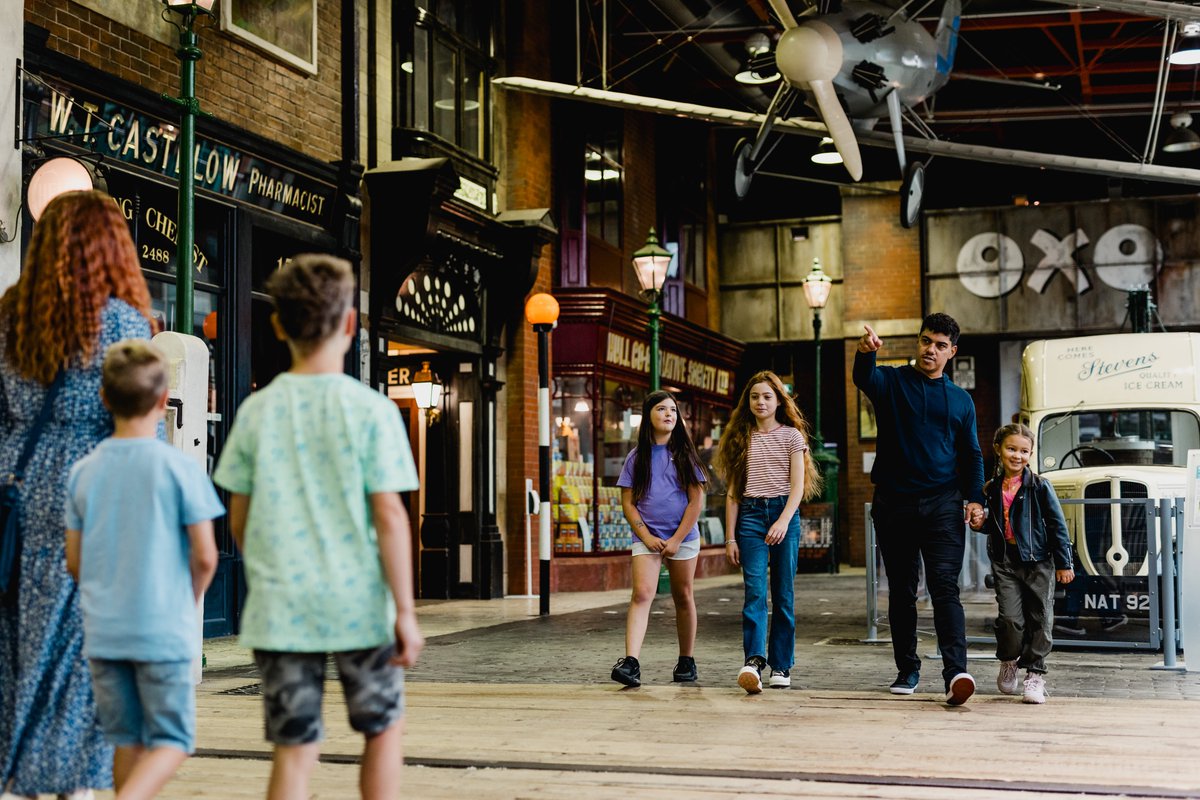 Hull_Museums's tweet photo. Happy World Tourism Day! 🌍✨ Today we’re celebrating the people, places and stories that inspire us to explore the world 📍 Our sites are fabulous and free, so come and explore with us!
#WorldTourismDay #HullMuseums #VisitHull #ExploreHull #MuseumLife #DiscoverMore https://t.co/7ZpKlZR1S6