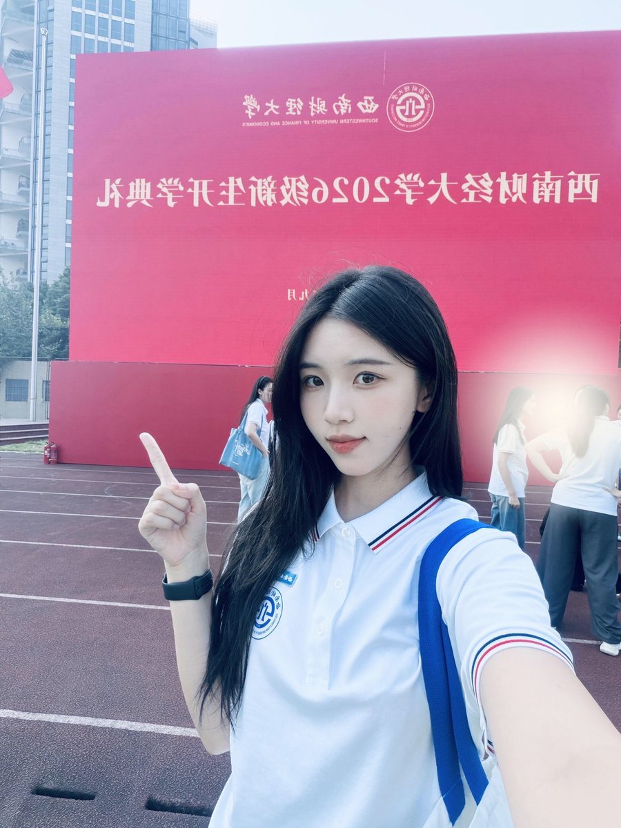 Dharaneetharan2's tweet photo. 高中生  我真的不要🚪啊

真的给b看  不信你试试！

我真是女菩萨啊 https://t.co/ekaPPbcCjU
