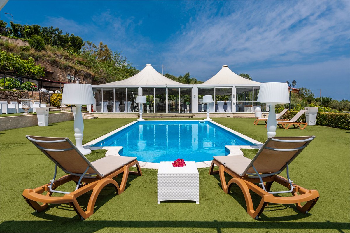 ChristiesHomes's tweet photo. A timeless Sicilian retreat where art, history, and nature come together. See more: https://t.co/ER6JBueuPr

Listed by Danila Addario with Exclusive RE Christie's International Real Estate https://t.co/xQZvlYWFeR