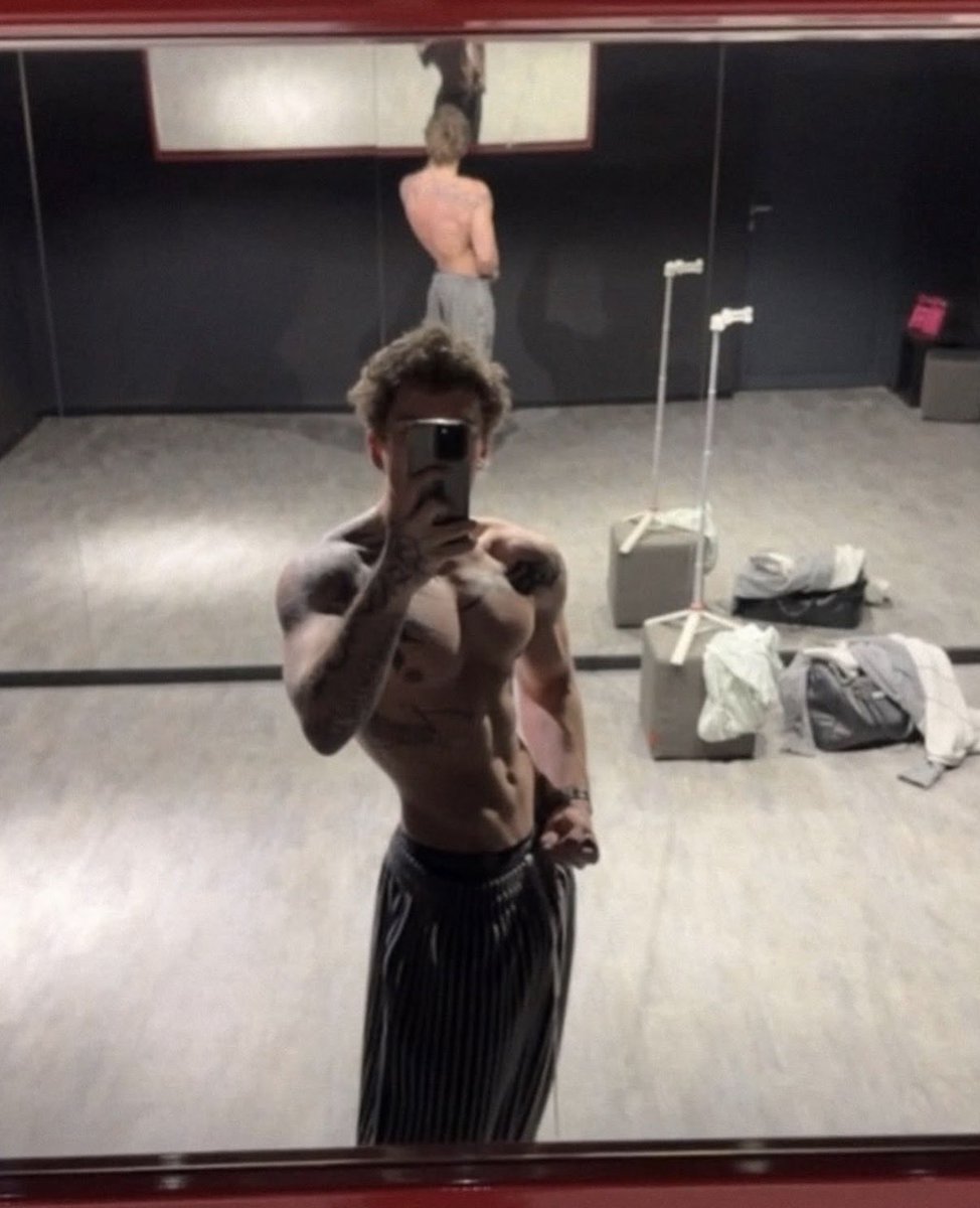 PanKornel's tweet photo. Cwele na dojenie zapraszam 😁🔥🐶
#findom https://t.co/lLVJaxy46E