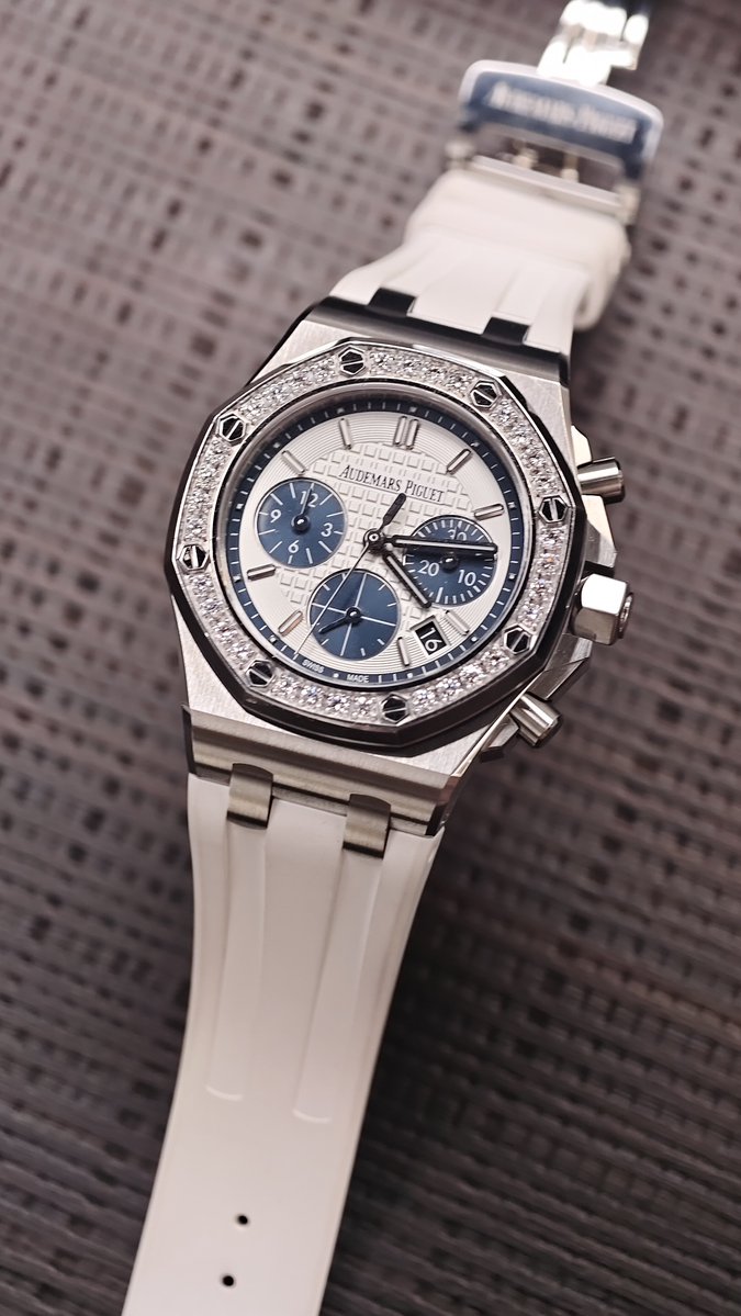 pr35t0's tweet photo. 🛳🖕Highlighting genuine accessory value instead of superficial fancy decorations this minimalist concept timepiece has precise internal movement ensuring stable time recording. Classic appearance will not fall behind fashion cycles, fits male and female users for office work we https://t.co/H3zhGJJMge