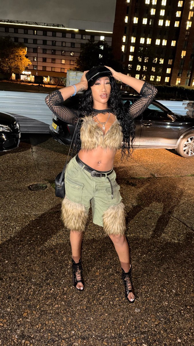 Prolifelivin's tweet photo. Extra points cause my fit is custom by me.

Love to everyone that’s been streaming “Finally (Day)” EP. 100k soon 🫶🏾

This was my second performance in 2 years. I had fun 

New music coming real soon E Choke 💨 

Who badda? No bagga!

#MusicIsLife #ArtistOnX #FYP https://t.co/UvqjUPLSqZ