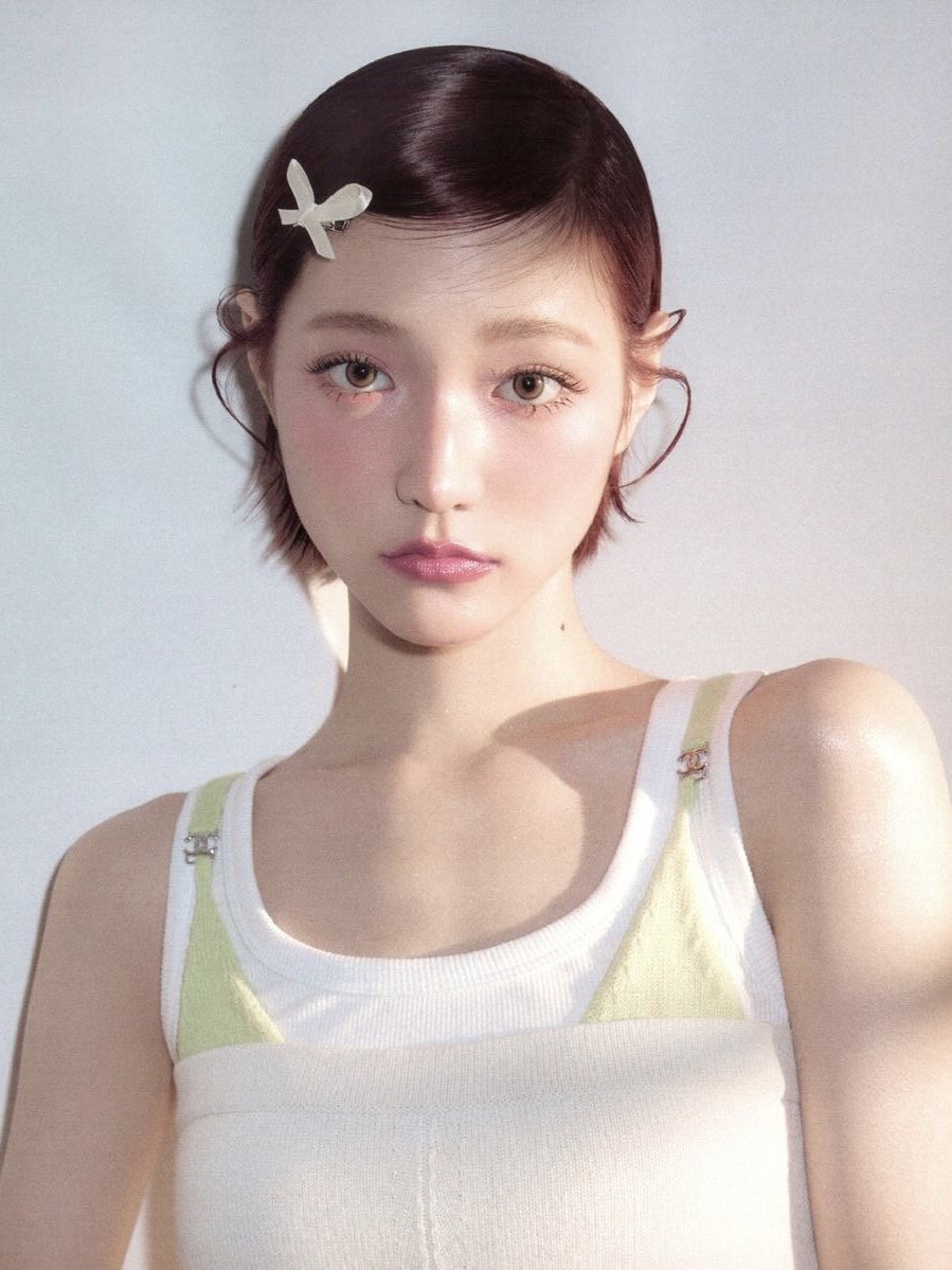 jiyupic's tweet photo. it’s been over a year since jiyu had red hair and i still can’t get over how insanely good this color looked on her.. she needs to bring it back https://t.co/3lzUtKuCiV