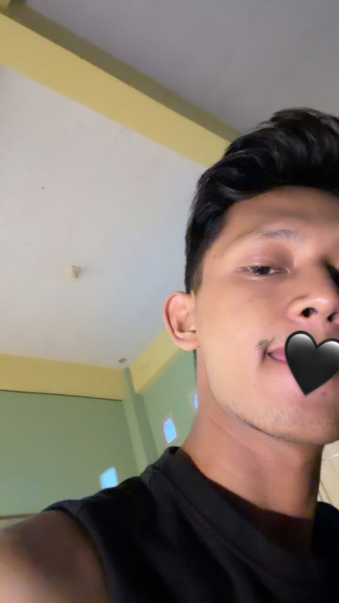 Jarrzzz06's tweet photo. Lepas kacamata ajah kali ya🫣 https://t.co/hU2mlX1Aci