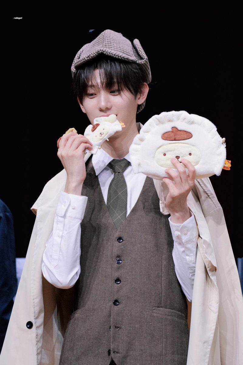 rabbgwi's tweet photo. 260918 #윤영준

🥟🥟🥟
#하츠웨이브 #hrtzwav https://t.co/M6mX7KNuw5
