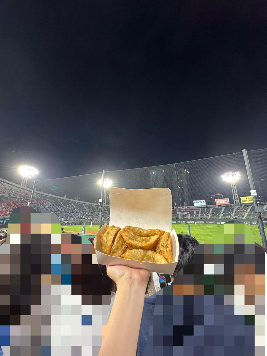 babsaurus's tweet photo. 만두를 대통령으로! https://t.co/FyxP8R8jZo