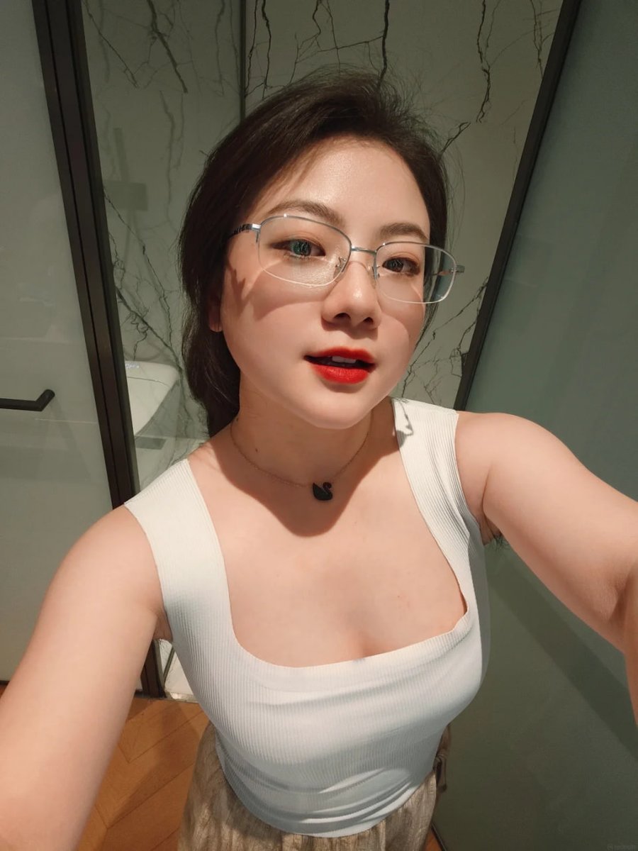 h0825bell's tweet photo. 老阿姨，上X找个生理性搭子，只要有素质的，听话的，别的先不挑~ https://t.co/FfJD3lVEGt