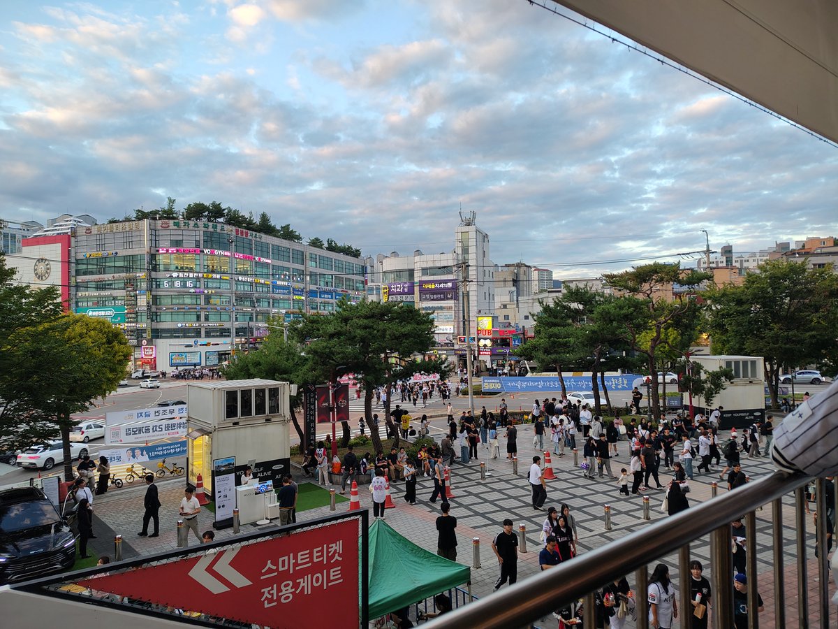 Anyang2013's tweet photo. 退社後、町の散策。 https://t.co/aijNaRAwc3