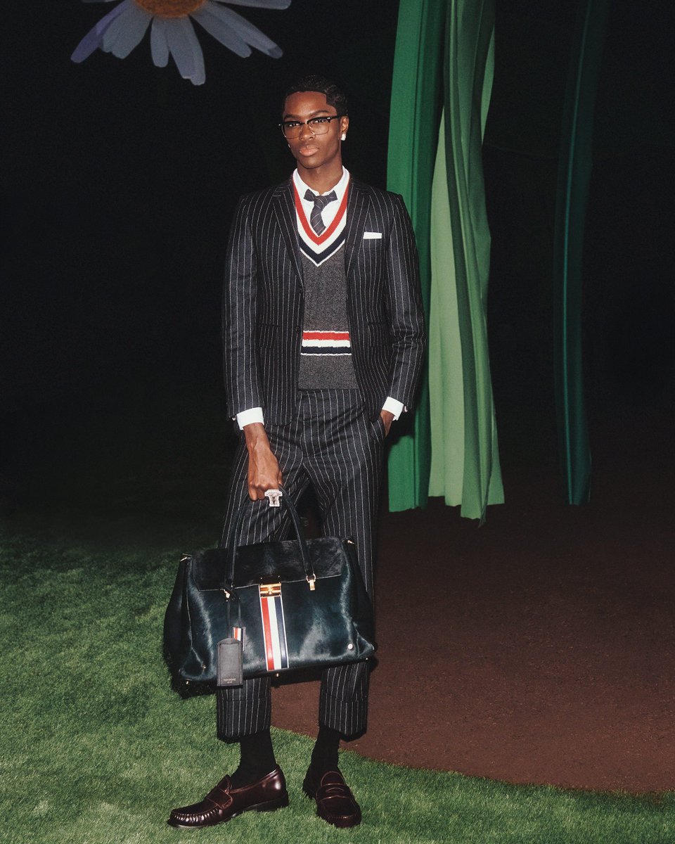 ThomBrowne's tweet photo. … alton …
alton mason attends the thom browne women’s spring 2027 show in new york.
#thombrowne #thombrowness27 #altonmason https://t.co/IEWJhiZS1D