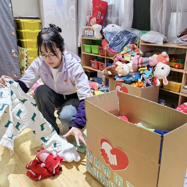 calma698991's tweet photo. Sorting old stuff this weekend! Donate what you don’t use to give them new life. https://t.co/kHULaS03V0