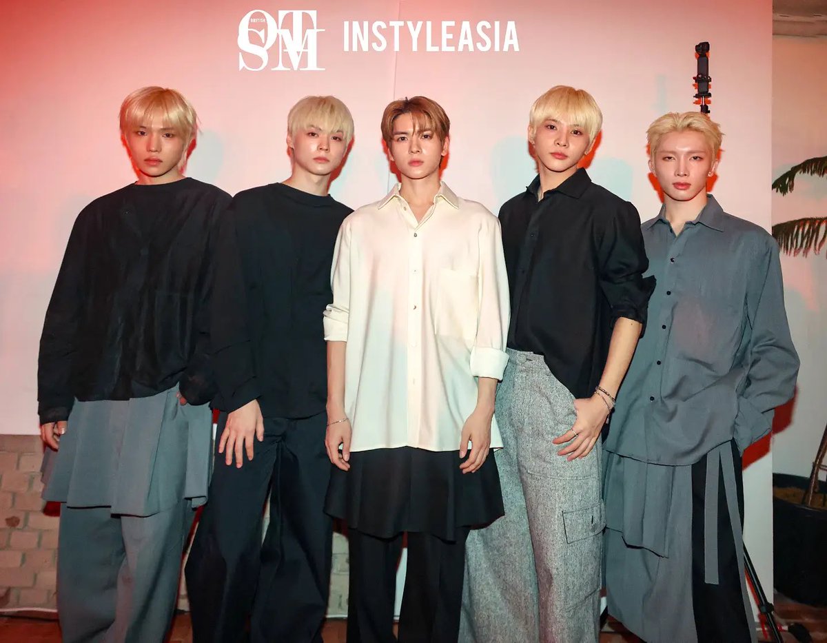 inti_aom's tweet photo. พาวกับลุคงานแฟชั่นคือถูกต้อง หล่อมากกกก 🤍✨

#POW #파우 #MilanLovesSeoul https://t.co/VvZKww9sLU