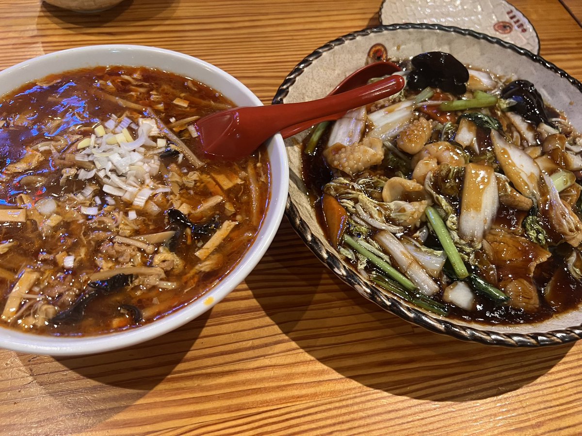Ugorira20251228's tweet photo. 今日珍しく表参道で夕食でしたけど、おしゃれな街の中華料理店でもちゃんと量が多くて笑った https://t.co/Q1FuYZ2f59