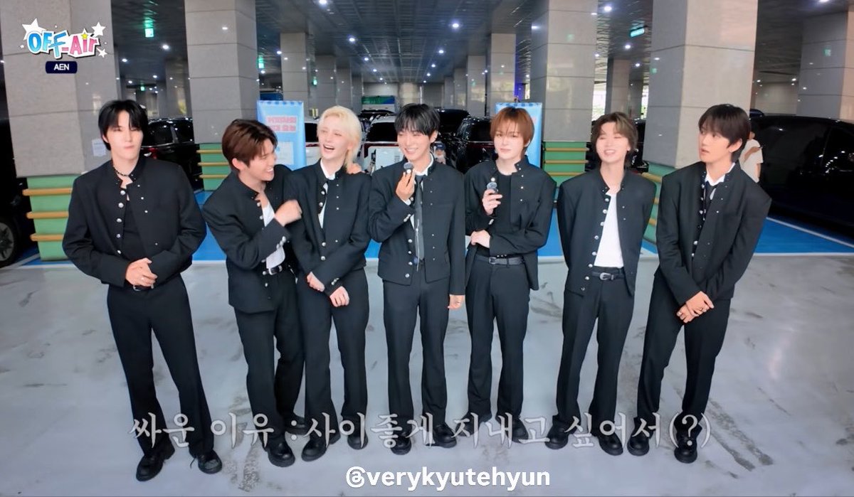 verykyutehyun's tweet photo. 에이엔의 음료 취향부터 가장 귀여운멤버, 데뷔전 1년 동안 합숙하면서 싸운이유, 한국활동을 하면서 느낀 문화차이 그리고 AEN의 팀명 의미까지 다양한 TIM를 알 수 있어서 너무 좋았고 첫 방문이지만 너무 친절하게 설명과 질문해주신 MC님과 팬더원 최고🤍❤️
#오프에어_ON #FANTHEONE #AEN #팬더원 https://t.co/SfkiV7Dl58