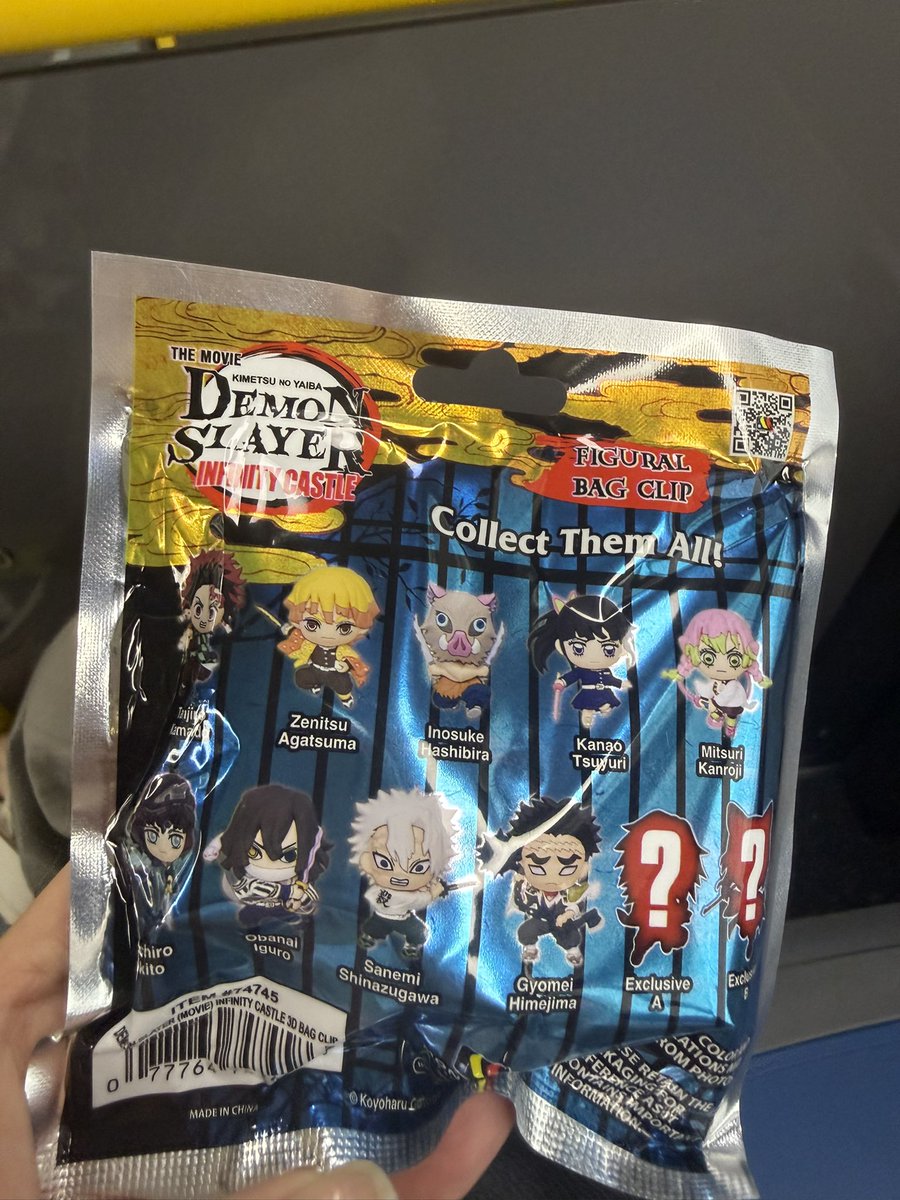 0701green's tweet photo. ポケモンカード探し回ってたところ、鬼滅のミステリーバッグを見つけたから買ってみた。シークレットは義勇さんぽいな。わたしは実弥か無一郎が欲しい🥹🫶猫耳のは誰だ?？
ポケモンカードは見つかりませんでした。
#鬼滅の刃 https://t.co/0cSIEqrpMQ