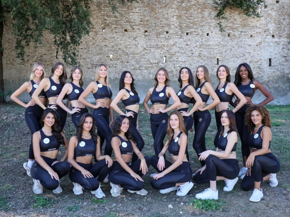 Orgoglioitalia3's tweet photo. Miss Italia 2026, ecco le 16 finaliste: lunedì sera l'incoronazione. Indovinate la vincitrice? https://t.co/gCCUXrp7DT