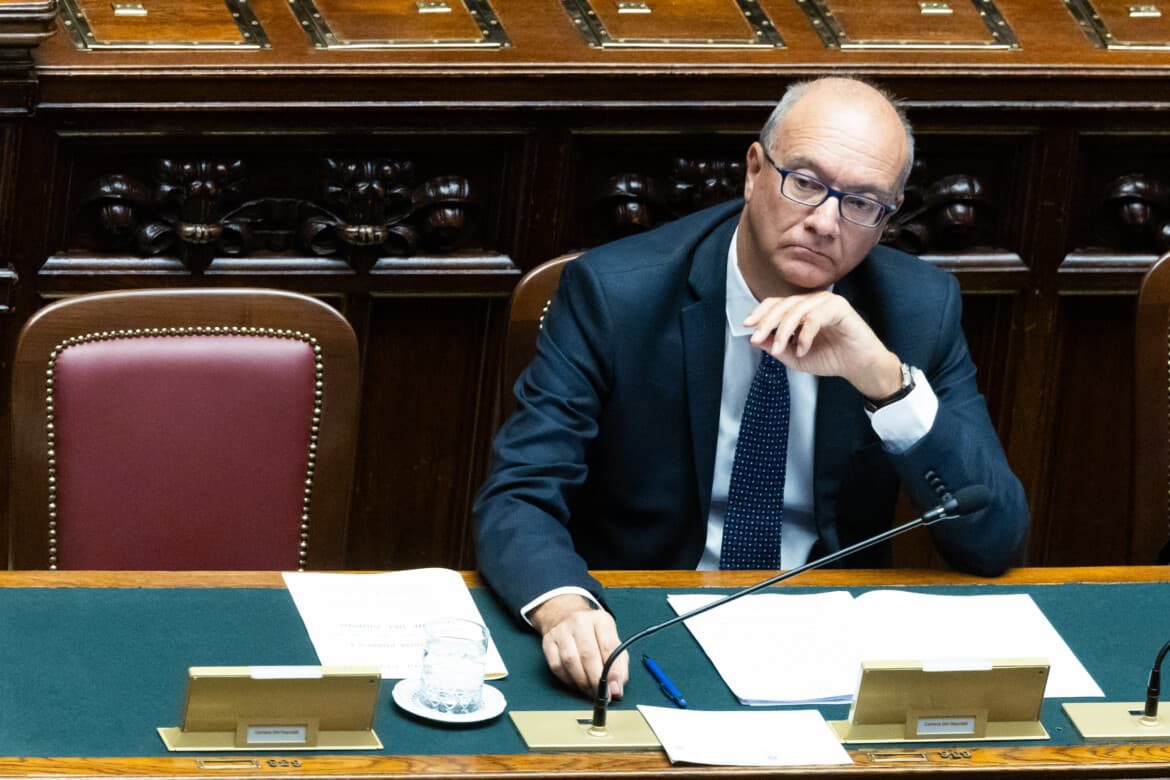 Frances99687883's tweet photo. #EmiliaRomagna, #Toscana,#Sardegna,#Umbria,tutte regioni di centrosinistra,#escluse dal riparto dei #19milioni di fondi per le #supplenze temporanee #ATA. La vendetta di #Valditara per non aver approvato il piano ministeriale di assemblamento dei plessi scolastici.#Mim #bullismo https://t.co/DA65DvUIk7