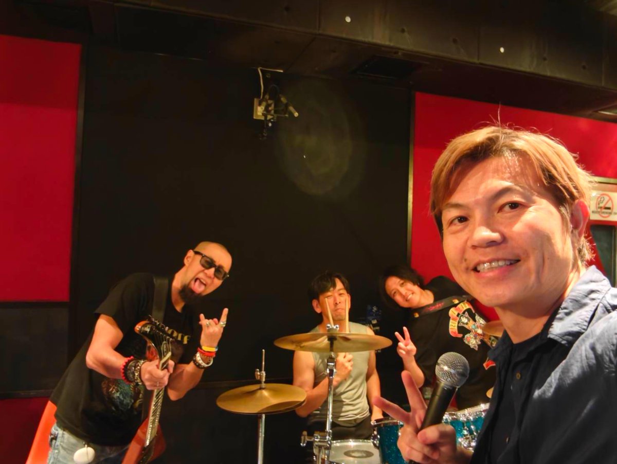 okzweb's tweet photo. NEVERFEARリハーサル。
来年なんかやります〜。
#NEVERFEAR https://t.co/tsGjzGWpND