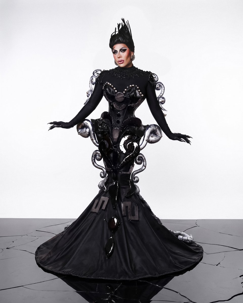DragBasee's tweet photo. Regina Voce looks glamorous in her 'Souvenir Eleganza Extravaganza' for Drag Race México: Latina Royale. https://t.co/zyxTEbAMkE
