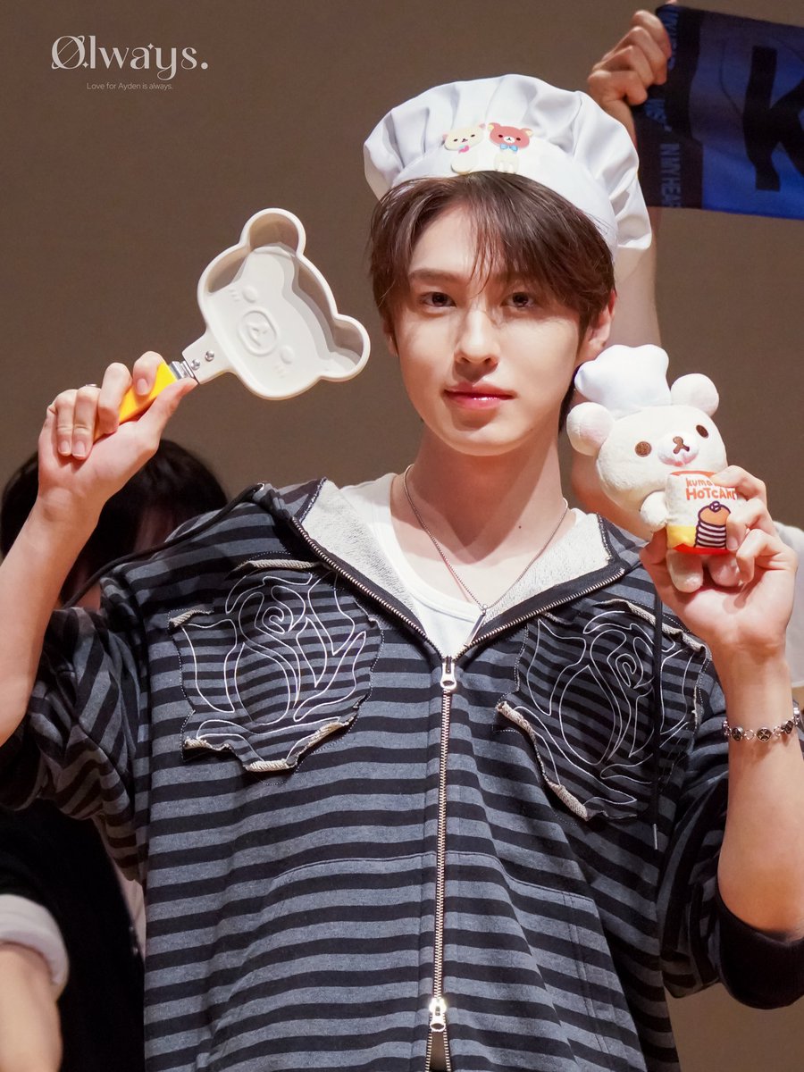 olways_124's tweet photo. 260905 프롬스토어

🧸🥞🧑‍🍳

#에이든 #AYDEN #이펙스 #EPEX https://t.co/OfbQUOjuxq