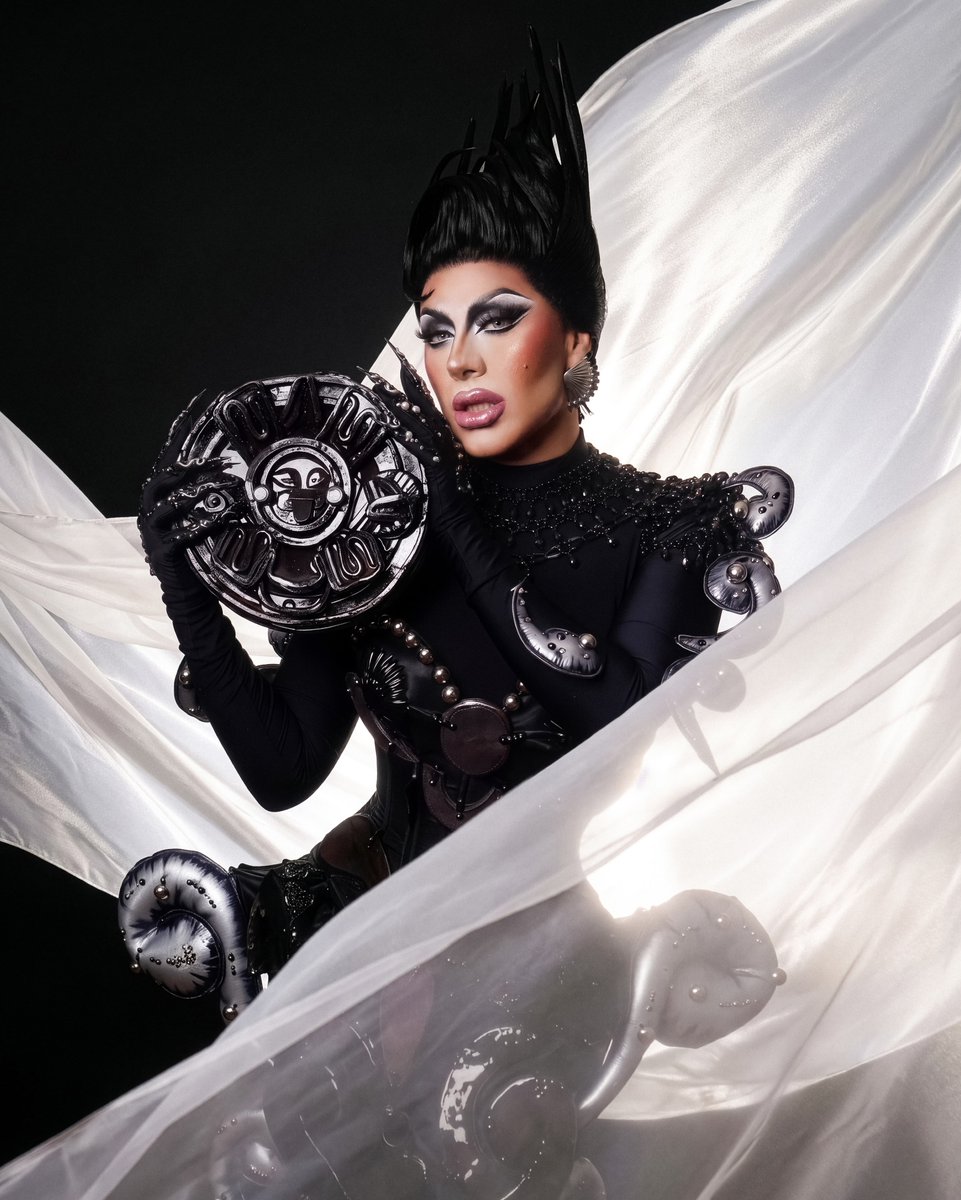 DragBasee's tweet photo. Regina Voce looks glamorous in her 'Souvenir Eleganza Extravaganza' for Drag Race México: Latina Royale. https://t.co/zyxTEbAMkE
