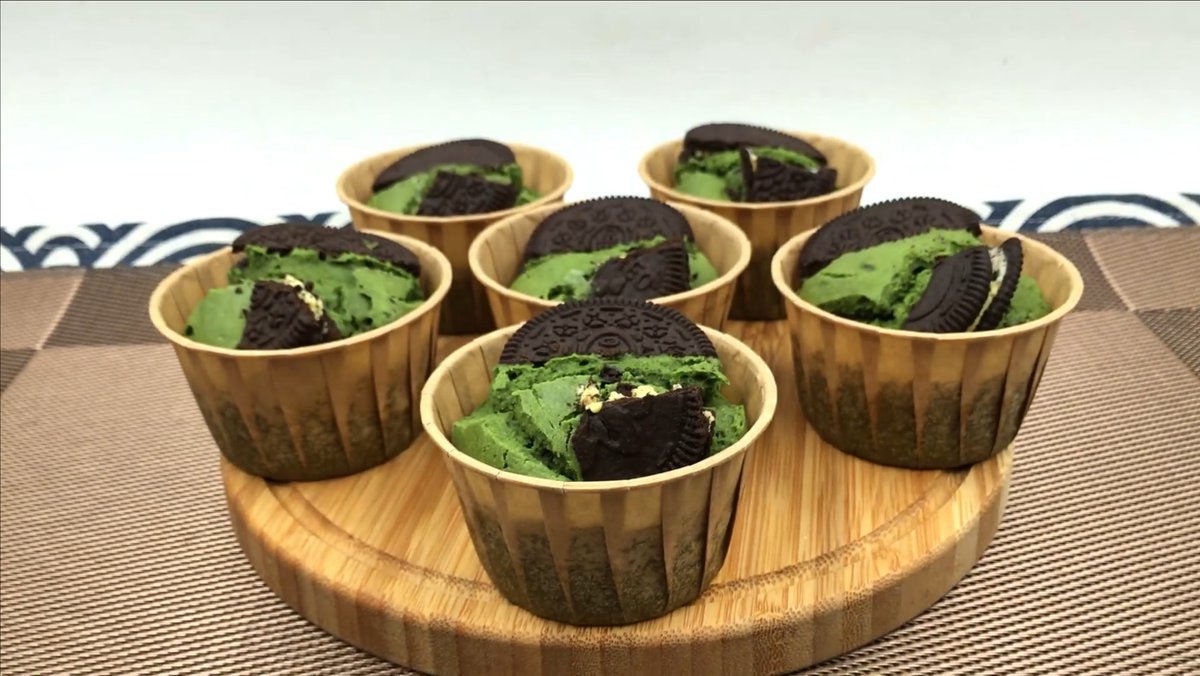 CriseldaRibgj's tweet photo. Just shared a pack of crispy matcha cookies with my desk mate—best mid-afternoon pick-me-up ever! Who’s your go-to snack buddy， https://t.co/Lid807Tg9Z