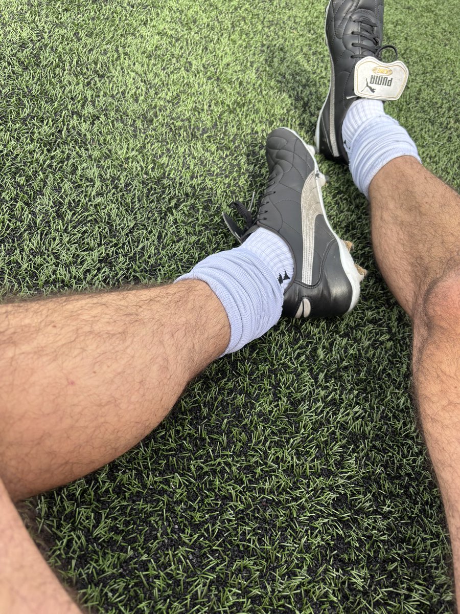 Jake_the_Alpha's tweet photo. Time for a kick about ⚽️
#sole #foot #feet #footworship #footfetish #footmaster #footalpha #stomp #squashed #trampled #findom #findomuk #cashmaster #paypig #finsub #humanatm #cashpig #cashslave #cashalpha https://t.co/6g9MgBHGiL