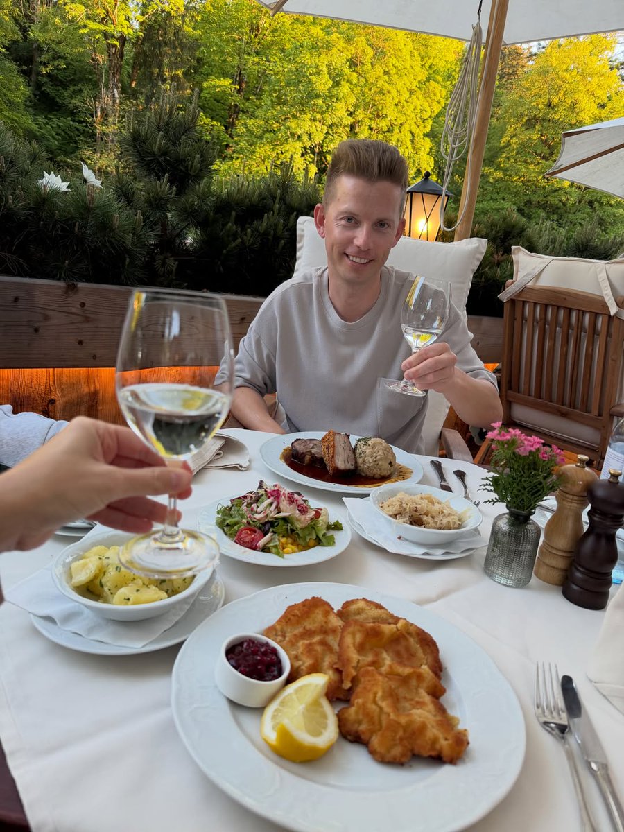 CriterioSexual's tweet photo. Life Lately <3 ♥️ Adios Mai #happy #lovinglife [ Essen, Sportlen, Wandern, City bummeln, usw. ON REPEAT] 🥰😍🥳♥️🤭 https://t.co/G96SH8HFGa