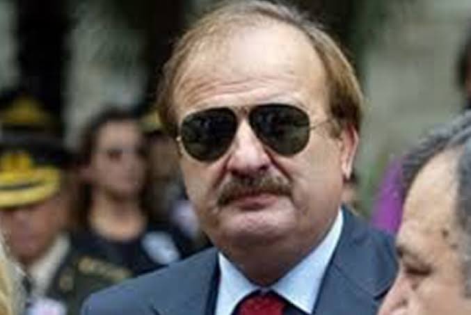 lordsinov's tweet photo. Bir hatırlatma: Kurtlar Vadisi Pusu tuhaflıkları Kozinoğlu olayı ile başlamadı. 

Kıbrıs gazisi Muzaffer Tekin, Haziran 2007'de ergenekon kumpasında tutuklandı. Dizinin yeni sezonu Eylül 2007'de başladı ve diziye Palaska Zafer isimli "kötü" devlet görevlisi karakter girdi. https://t.co/aPBRYsU9fb