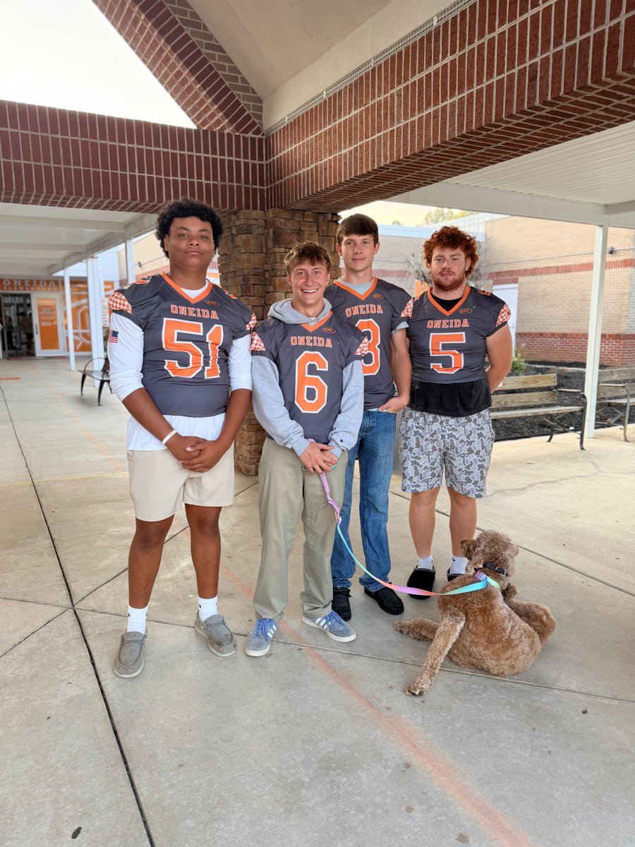 FootballOneida's tweet photo. Game day morning routine with some very special guests!

Week 5.
Tellico Plains at Oneida.
7:30 PM.
Come cheer on the Indians or watch on @IHVarsity . 🏈 #OneidaFootball #OneTownOneTeam #CodeOrange https://t.co/popf6ZbdCZ