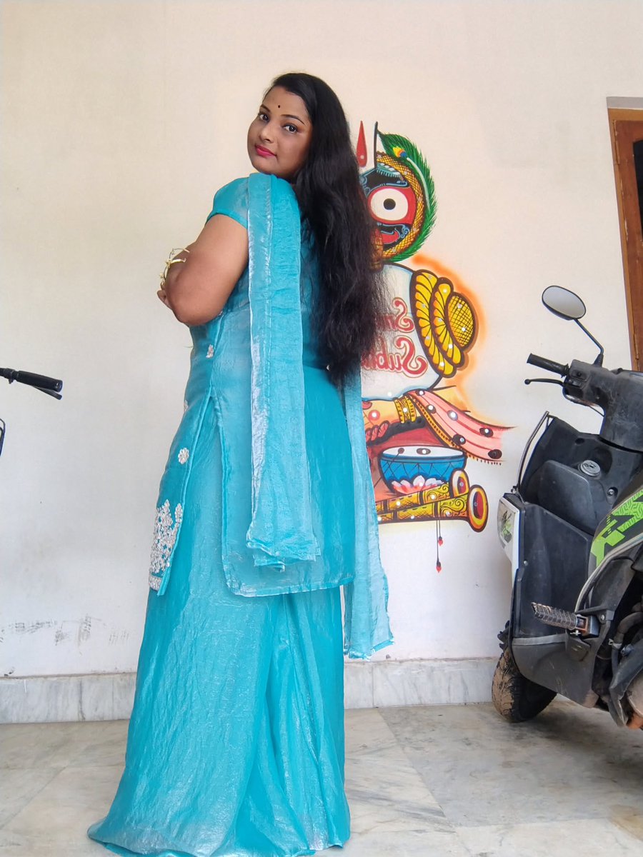 sofiahall3bzkoo's tweet photo. Second Rajo look with the dress. https://t.co/eZuQp6yRHf