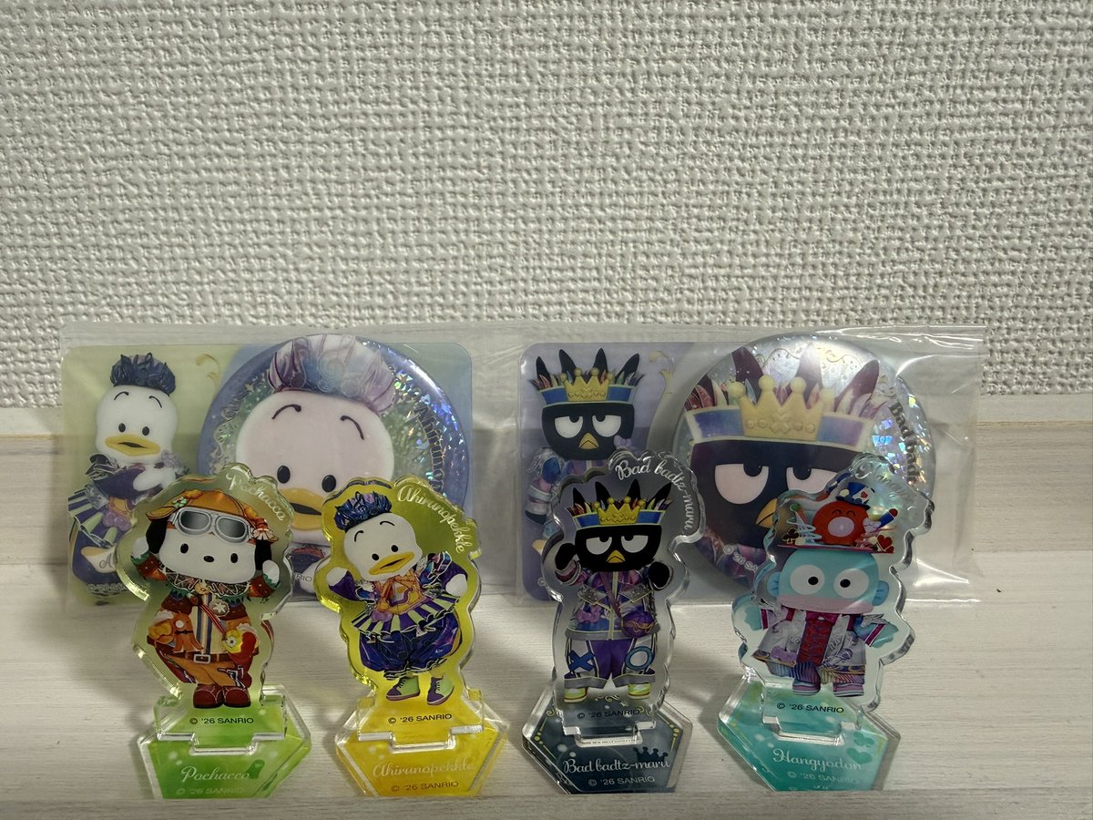 y_slm9's tweet photo. クエワンアクスタはぴだん揃った☺️
すべて交換していただいたおかげ🙏

カラーとかクリアとかわからんまま揃えたら奇跡的に同じ種類だった笑 https://t.co/KKwvlP03u2