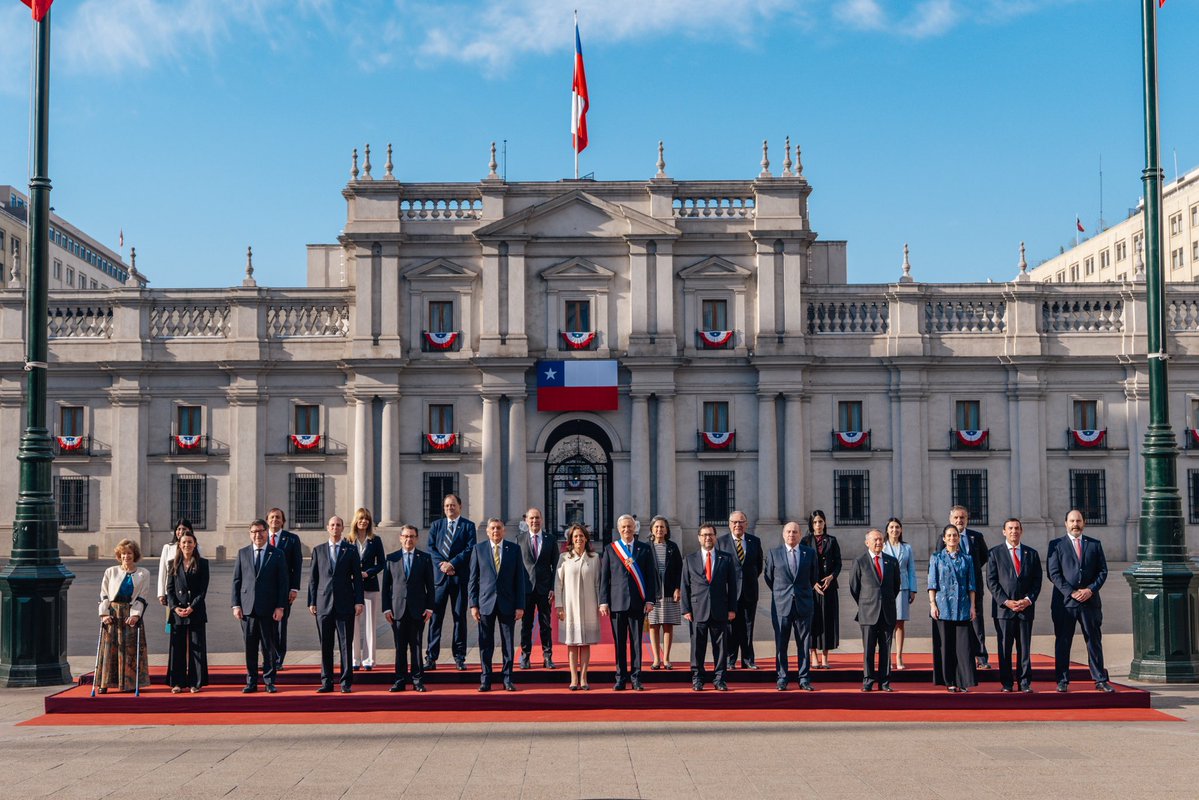 PresidenteKast's tweet photo. Hoy celebramos a Chile y ratificamos nuestro compromiso con las urgencias de los chilenos: un Chile más seguro, con más libertad y progreso económico para todos. https://t.co/w9ENCkSZoB