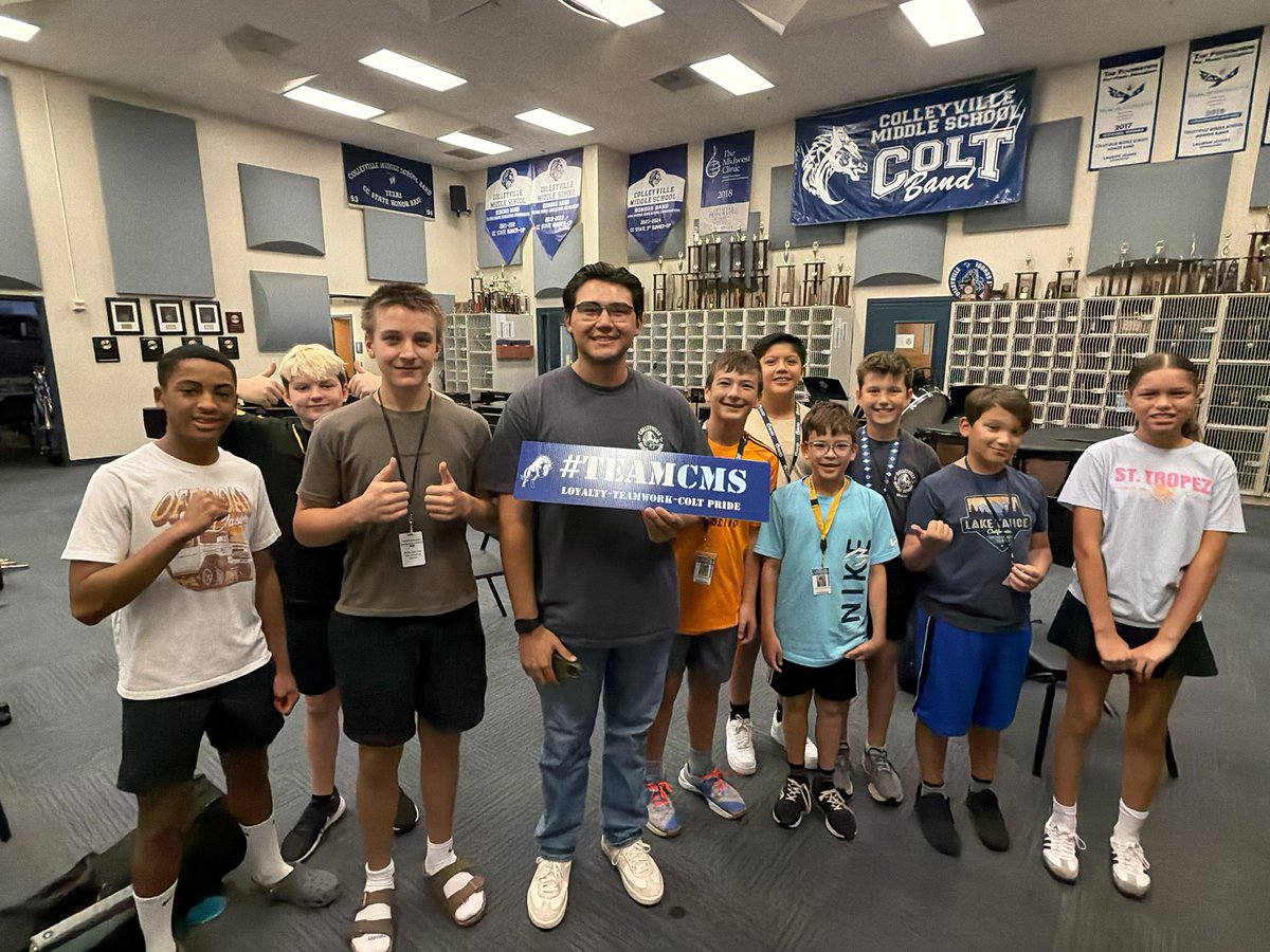 BryanCalvert3's tweet photo. Congratulations to our Staff Door Sign Recipients this week!!  💙🤍🐴👏🏼 @CmsColts https://t.co/eoFp93tlJO